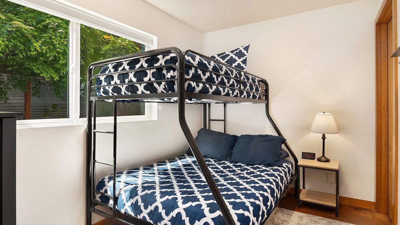Photo of Bedroom in Minor