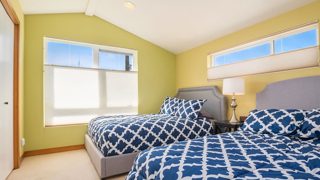 Photo of Bedroom in Minor