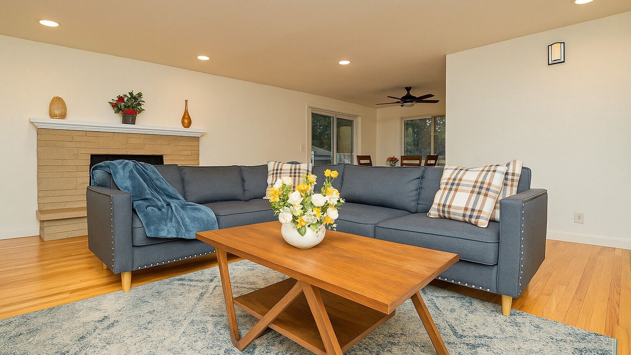 Photo of Livingroom in Lower Queen Anne