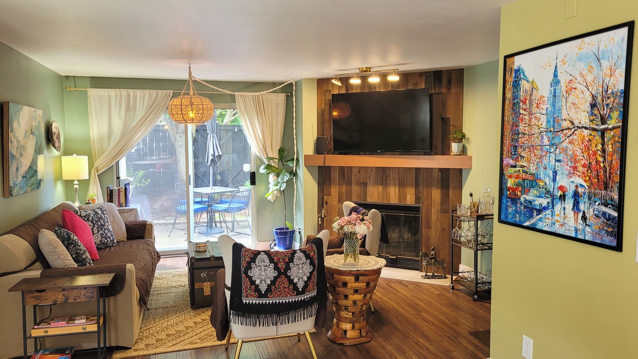 Photo of Livingroom in Fairmount Park