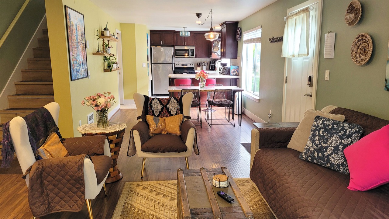 Photo of Livingroom in Fairmount Park