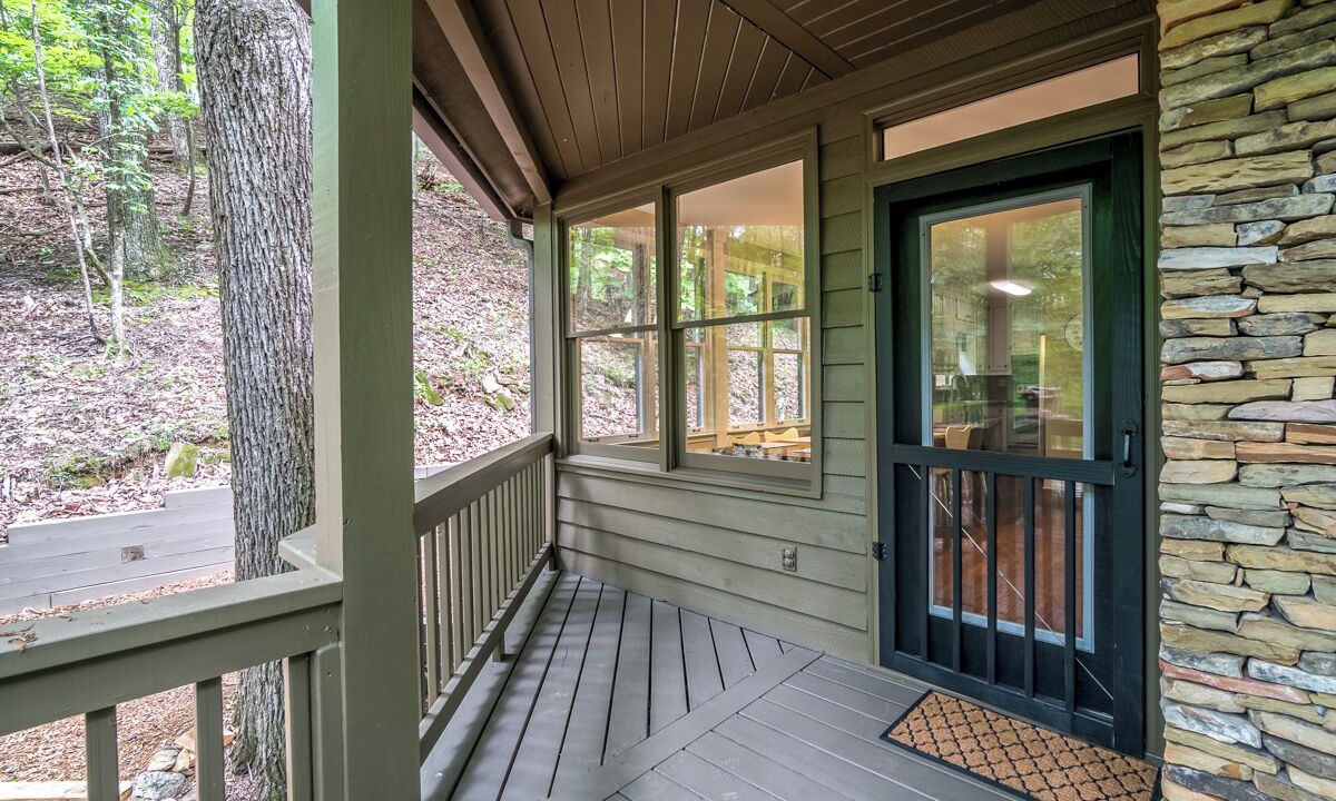 Photo of Patio Balcony in Big Canoe