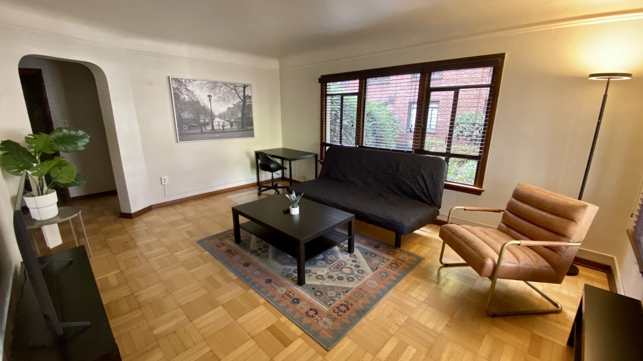 Photo of Livingroom in Lower Queen Anne