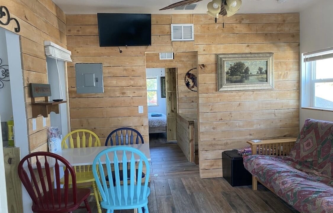 Photo of Livingroom in Bearss Plaza