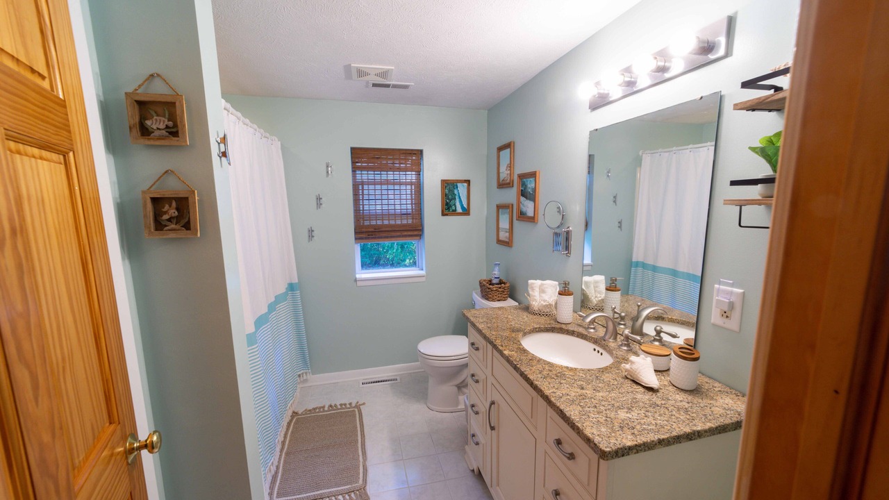 Photo of Bathroom in Glenn