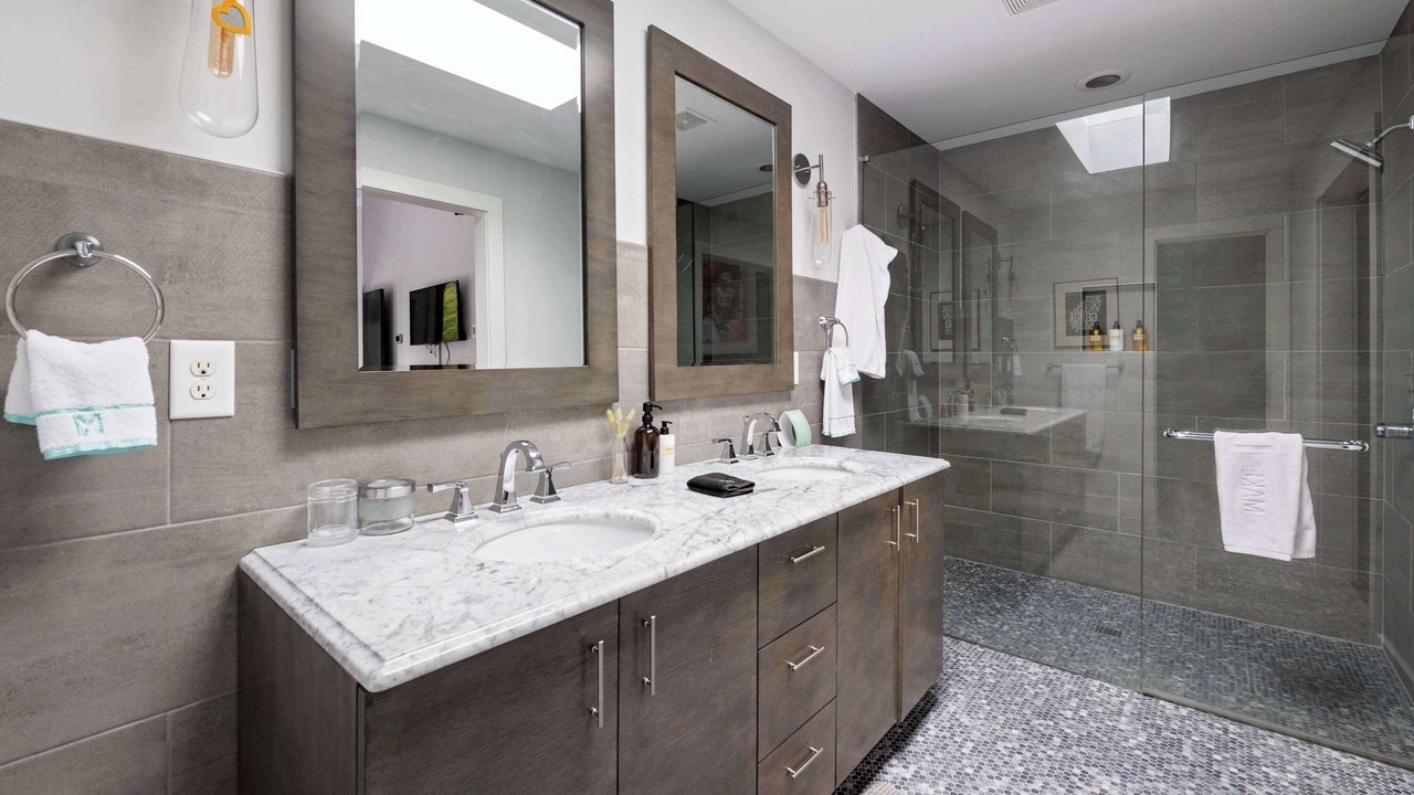Photo of Bathroom in Poncey-Highland