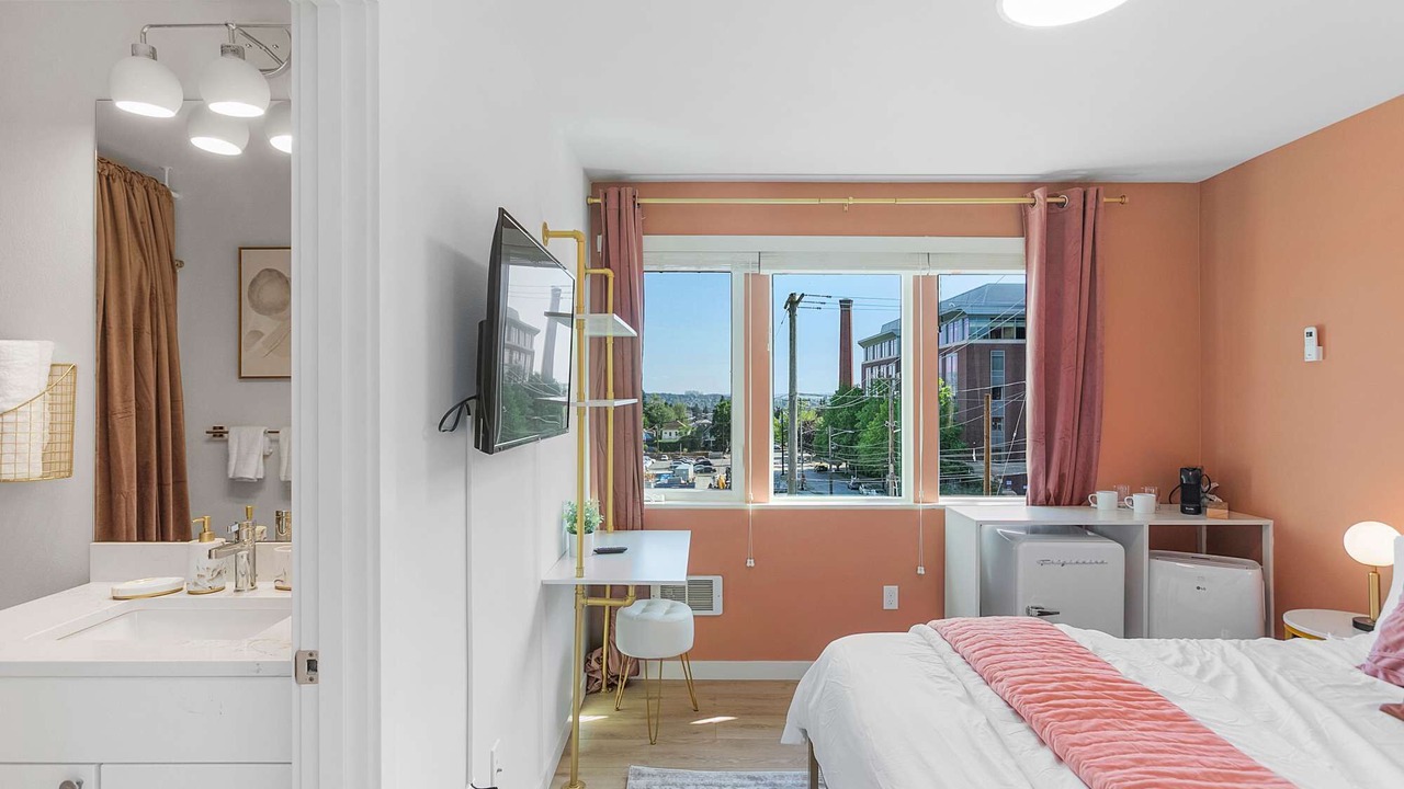Photo of Bedroom in Minor