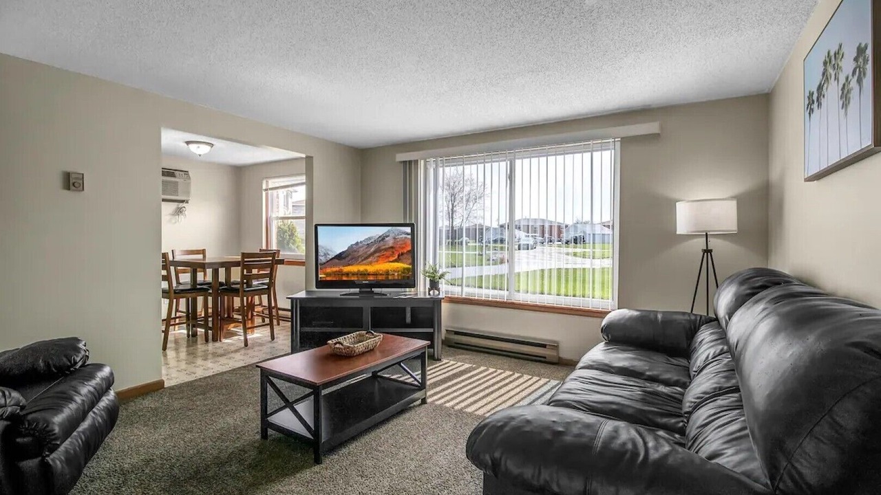 Photo of Livingroom in North Tonawanda