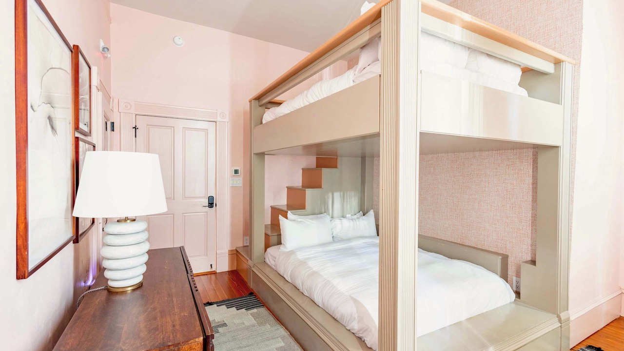 Photo of Bedroom in Historic Seaport