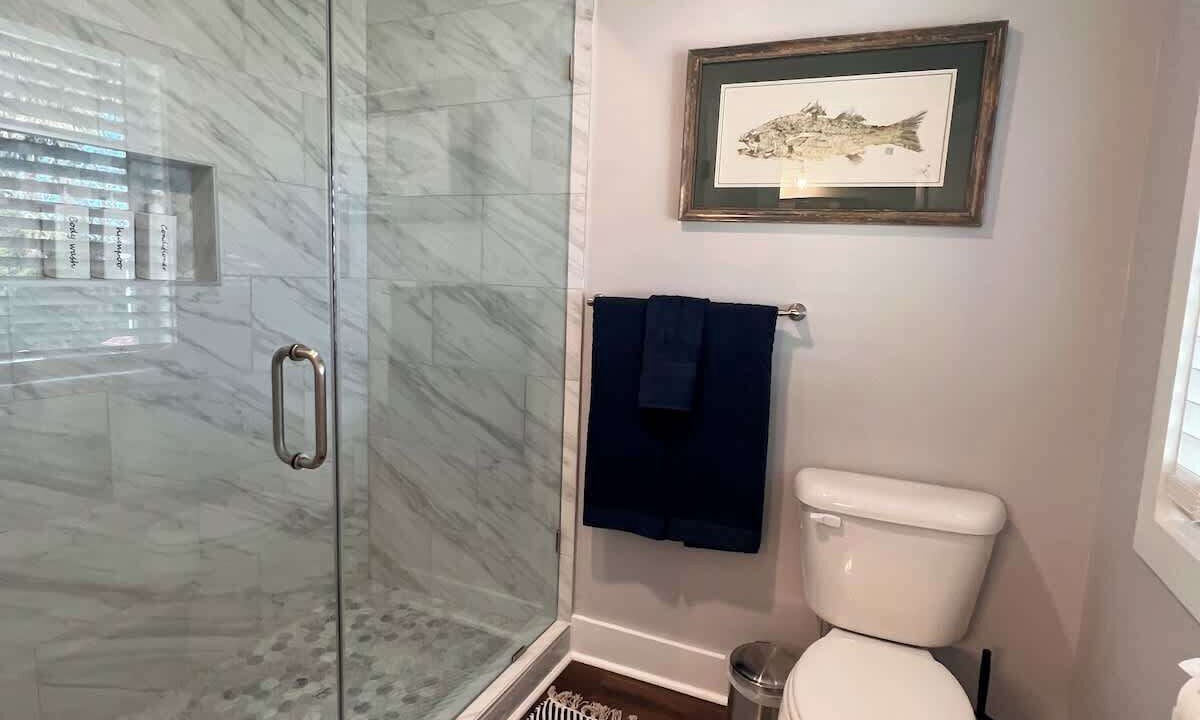 Photo of Bathroom in Whitemarsh Island