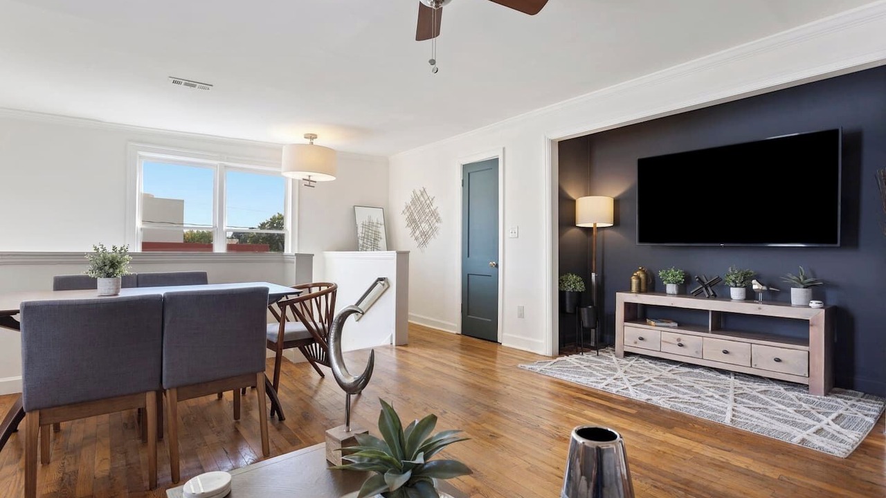 Photo of Livingroom in Old Fourth Ward