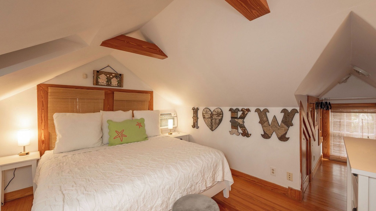 Photo of Bedroom in Historic Seaport