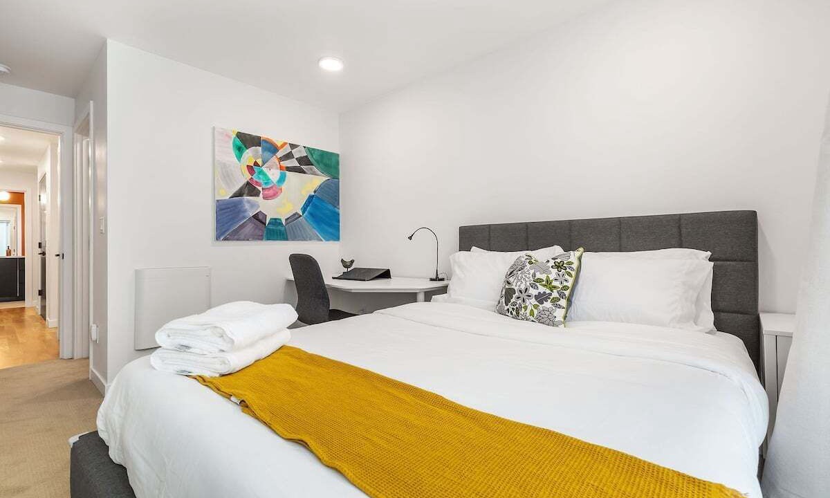 Photo of Bedroom in Minor
