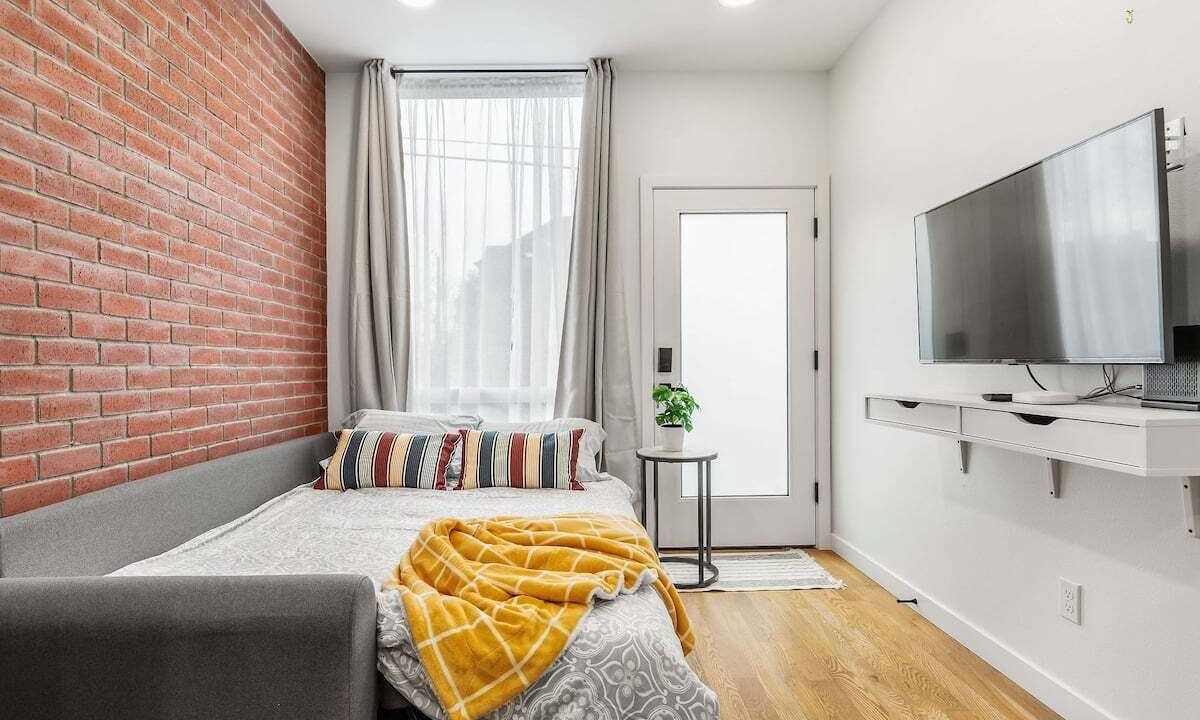 Photo of Bedroom in Minor