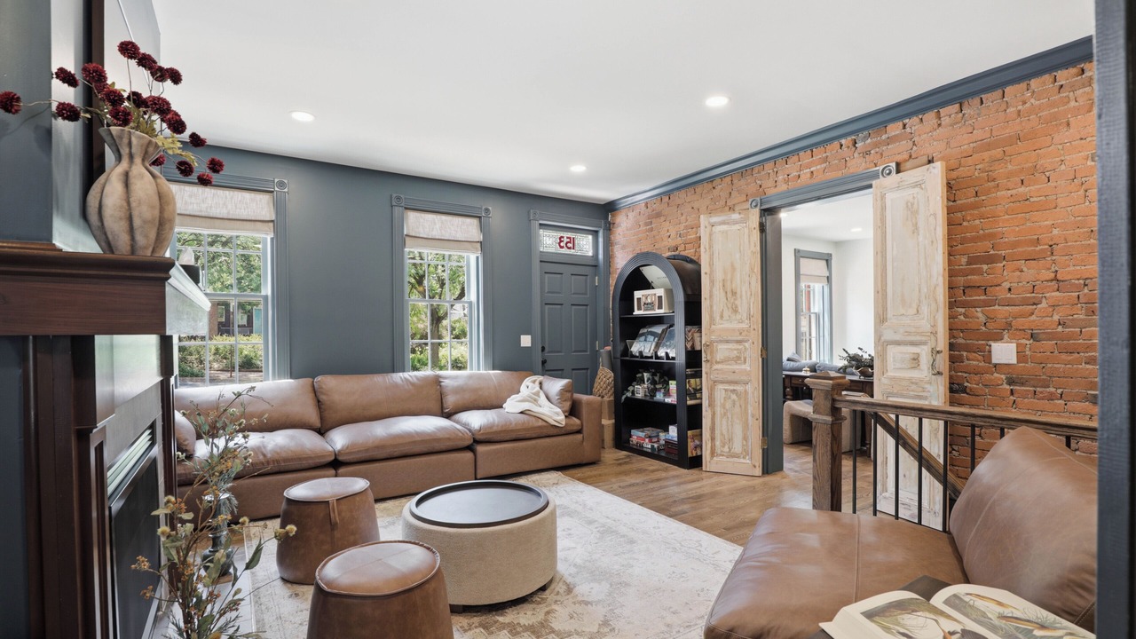 Photo of Livingroom in Lancaster