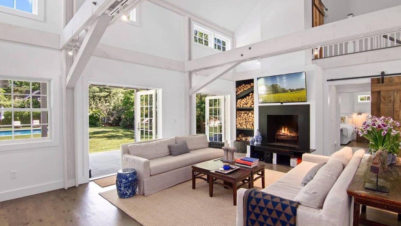 Photo of Livingroom in Wainscott