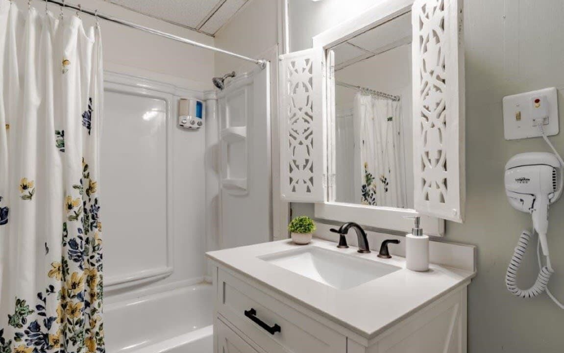 Photo of Bathroom in Mobile