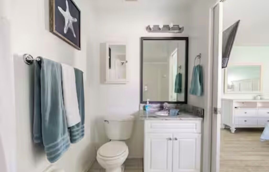 Photo of Bathroom in Independence Square