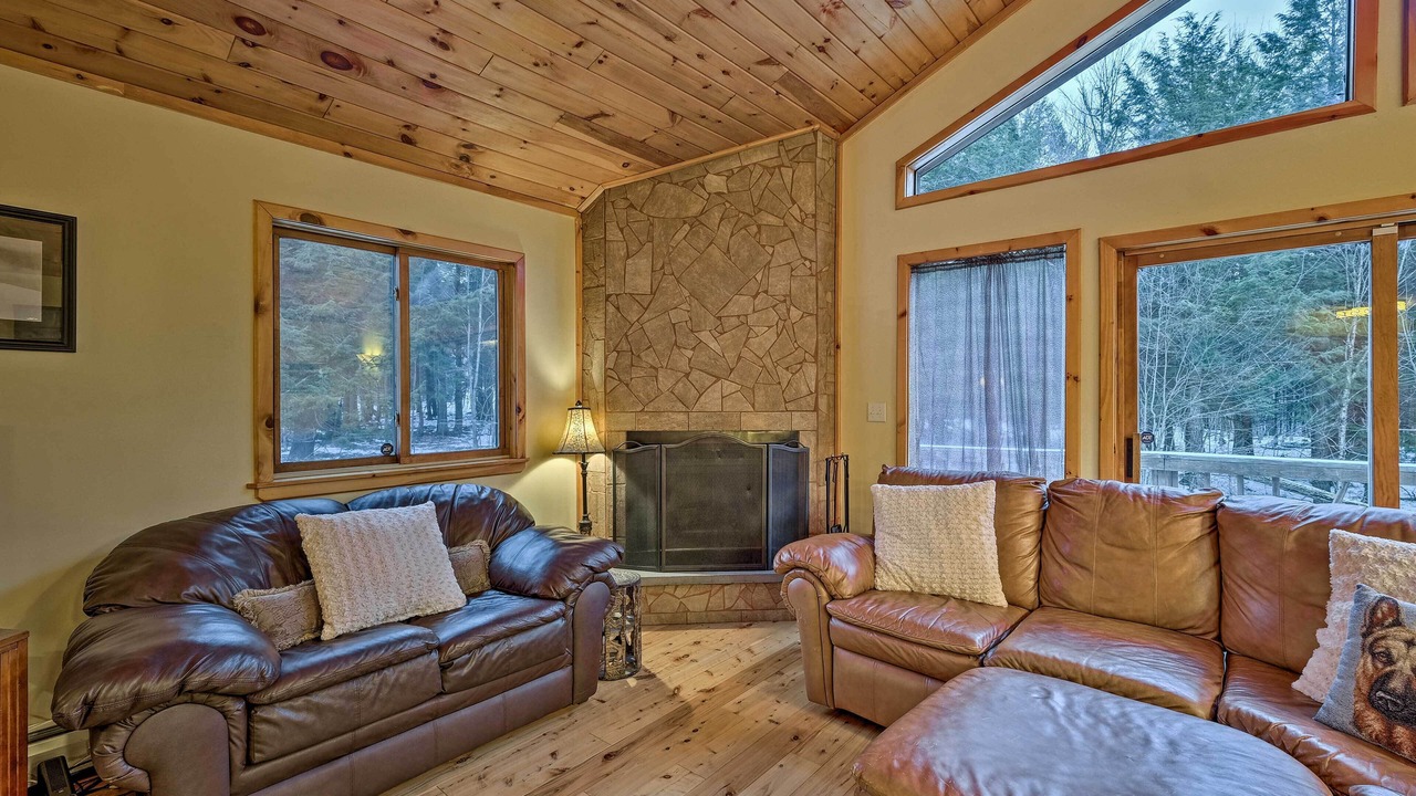Photo of Livingroom in Jewett