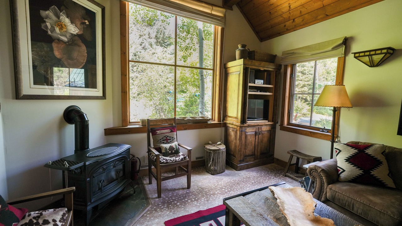 Photo of Livingroom in Sundance