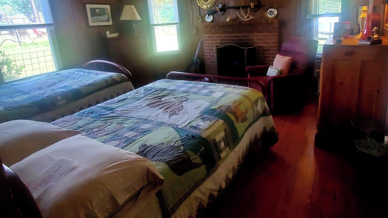 Photo of Bedroom in Peaks