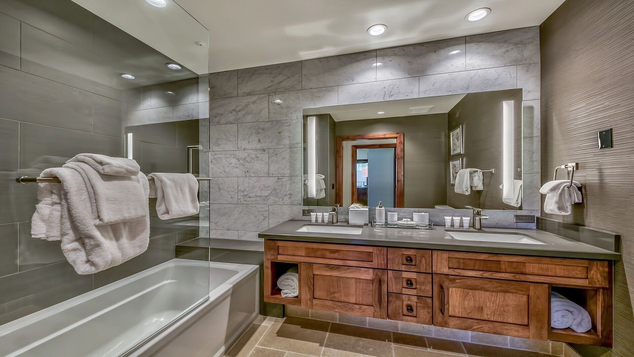 Photo of Bathroom in Lakeside Park