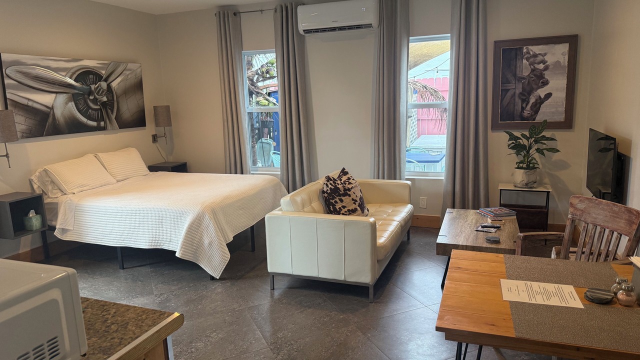 Photo of Bedroom in Lake Worth