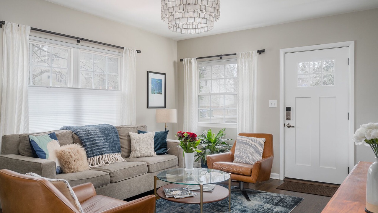 Photo of Livingroom in Piedmont Heights