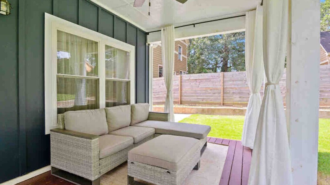 Photo of Patio Balcony in Eagan Park