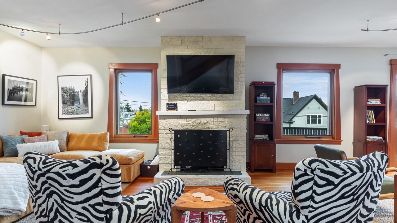 Photo of Livingroom in Lower Queen Anne
