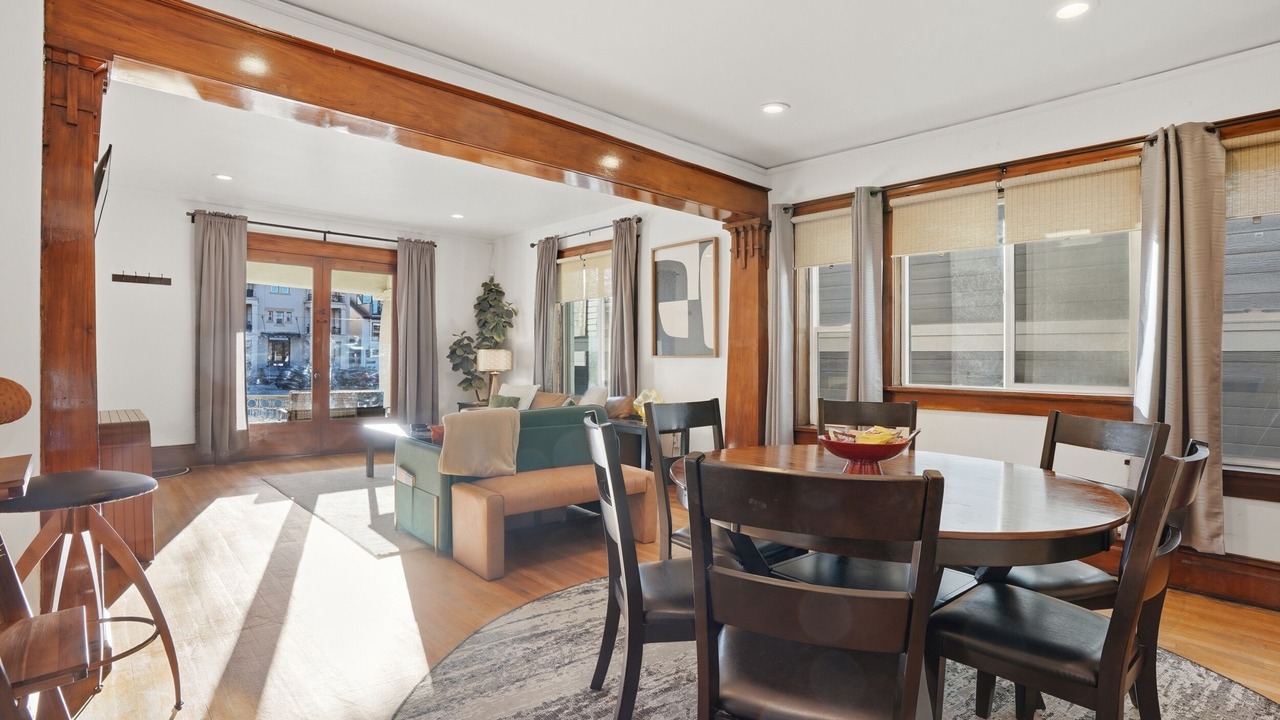 Photo of Bedroom in Central City