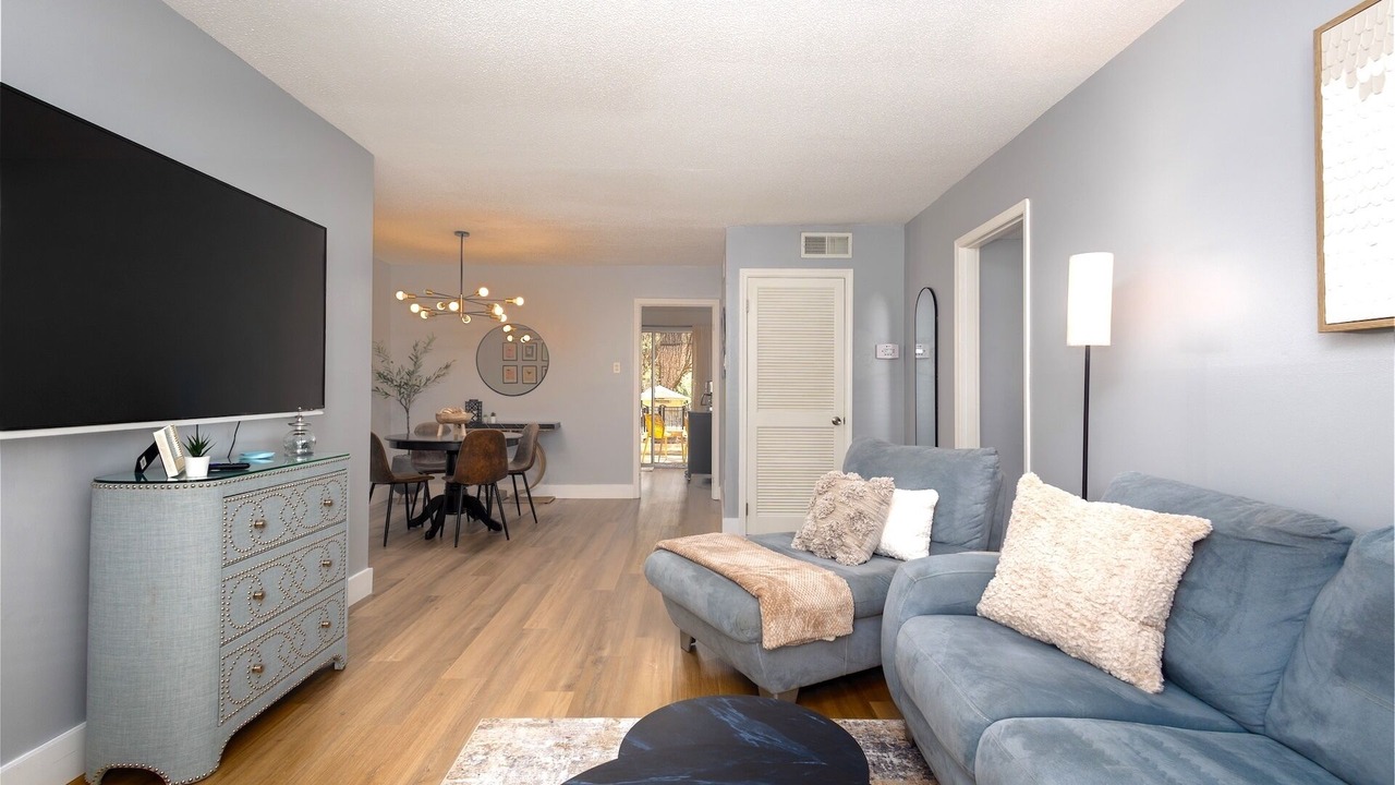 Photo of Livingroom in Homewood