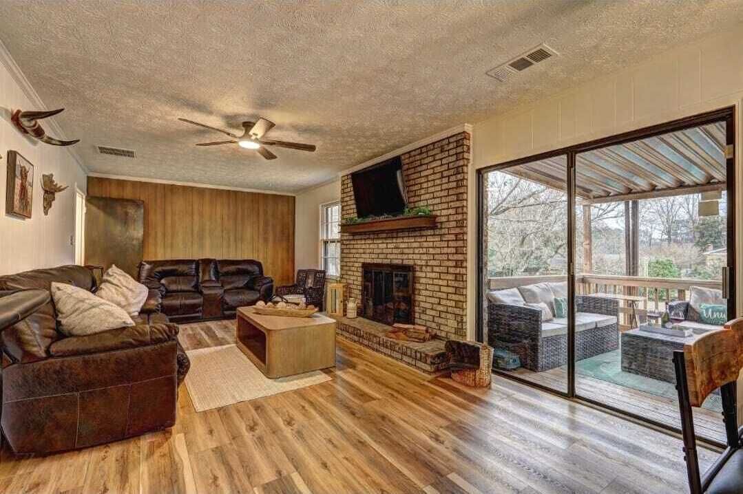Photo of Livingroom in Stone Mountain
