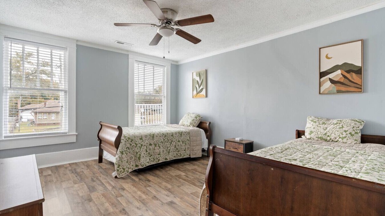 Photo of Bedroom in Crestline Heights
