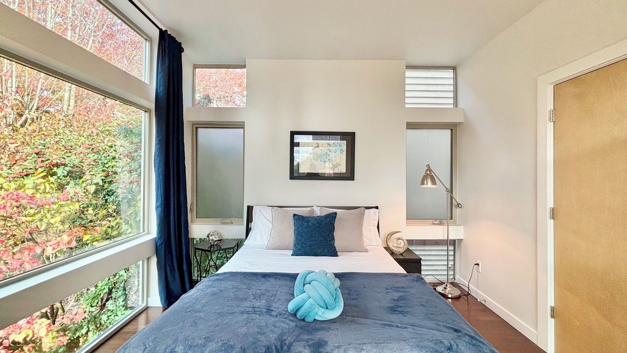 Photo of Bedroom in Minor
