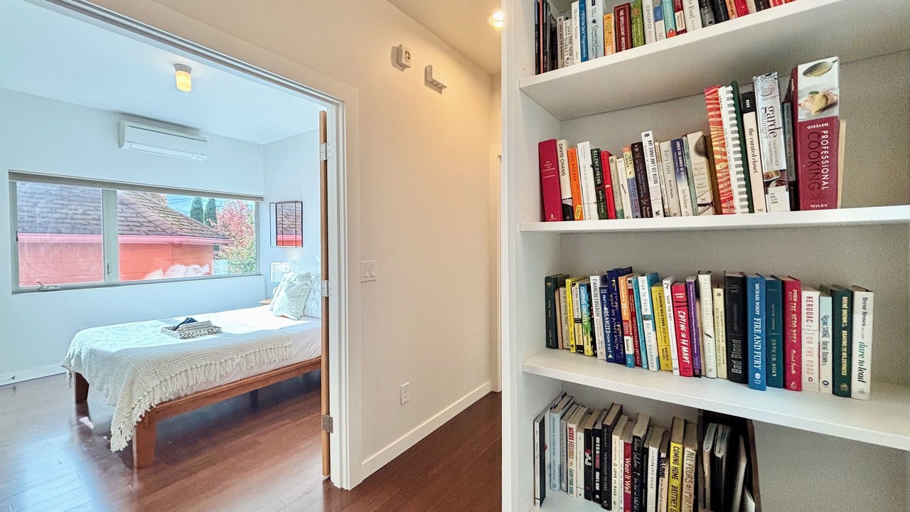 Photo of Bedroom in Minor
