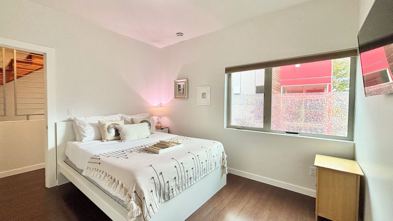 Photo of Bedroom in Minor