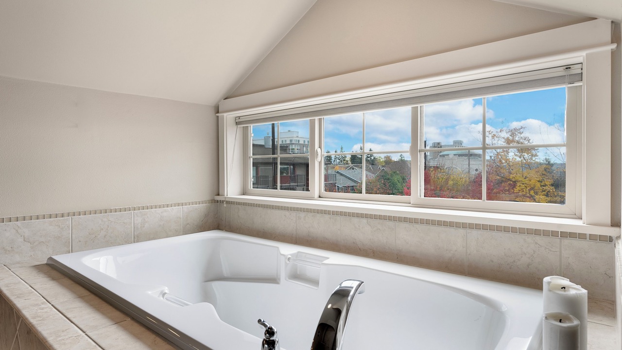 Photo of Bathroom in Squire Park