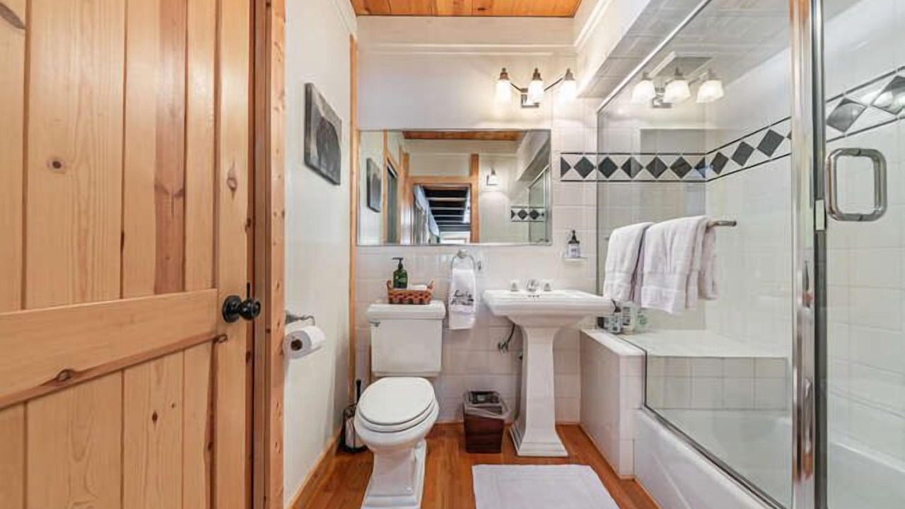 Photo of Bathroom in Tahoe Pines