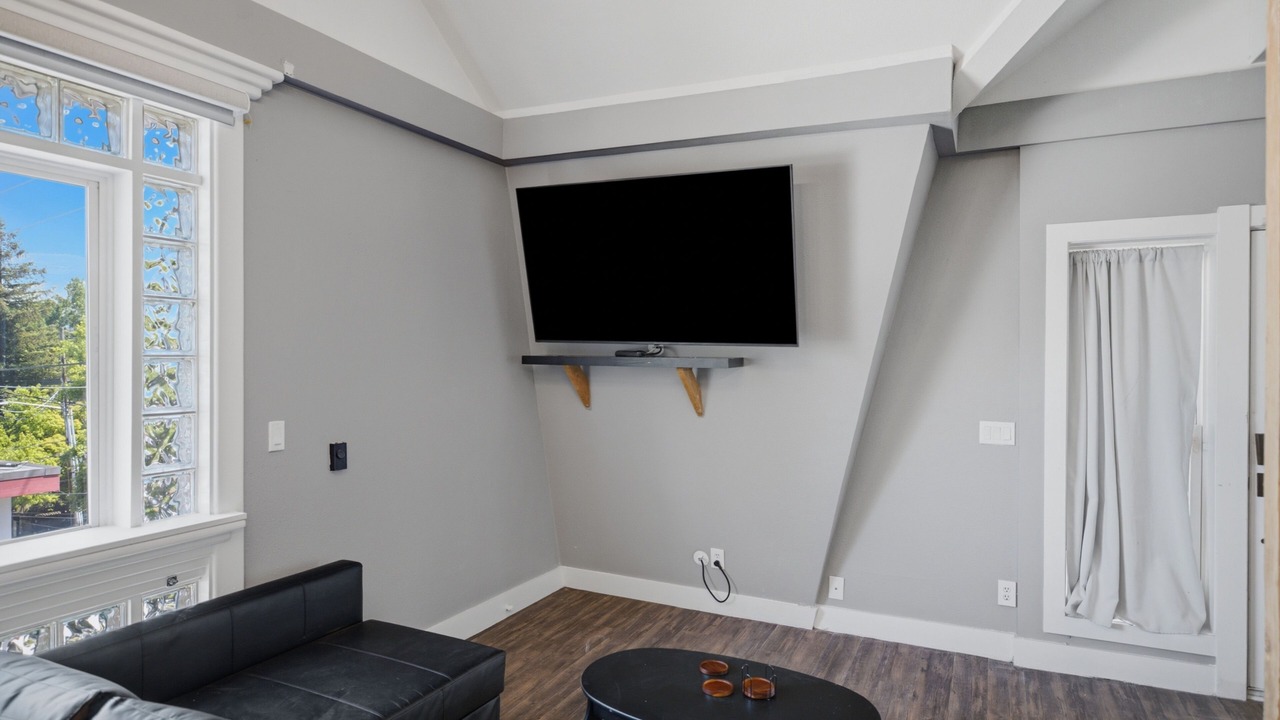 Photo of Livingroom in Miller Park
