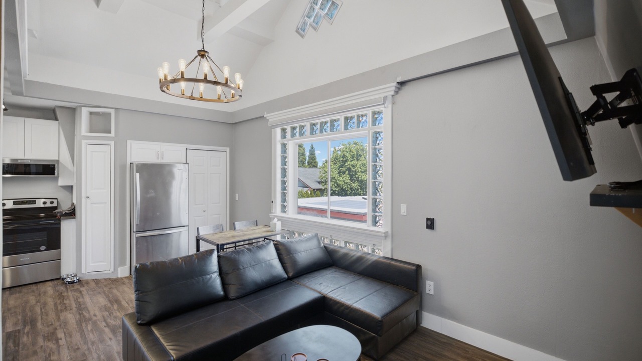 Photo of Livingroom in Miller Park