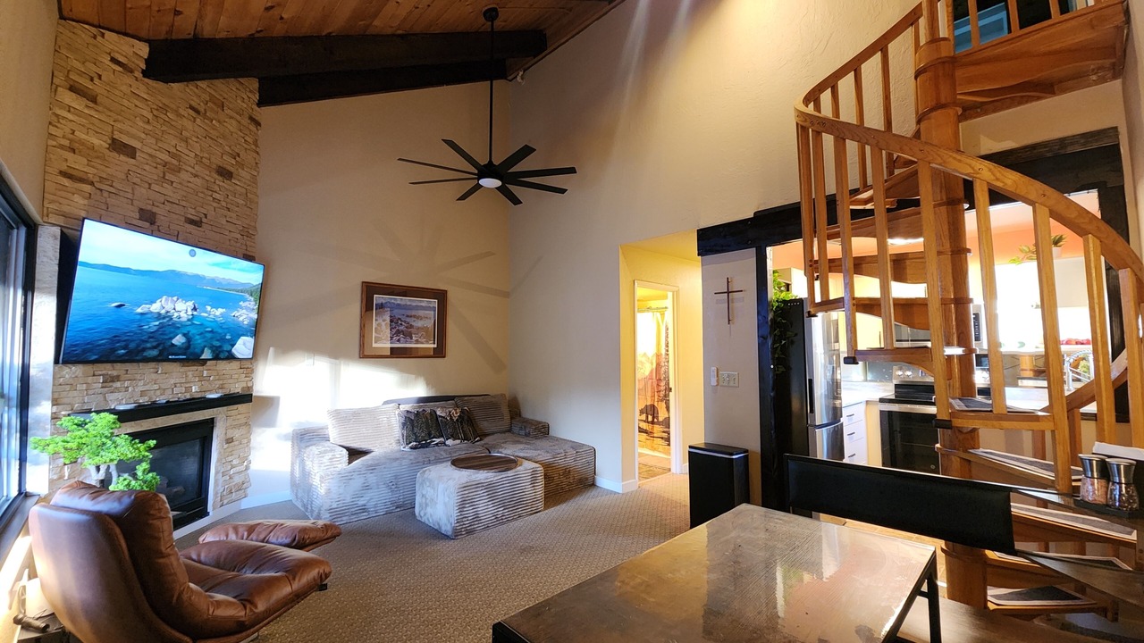 Photo of Livingroom in Tahoe Village