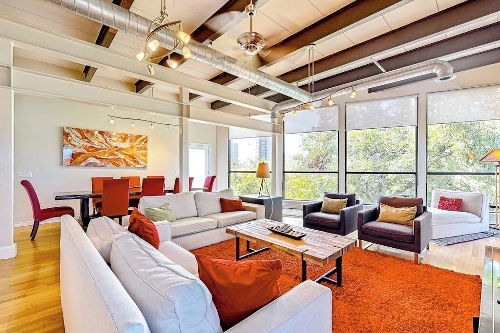 Photo of Livingroom in Clarksville