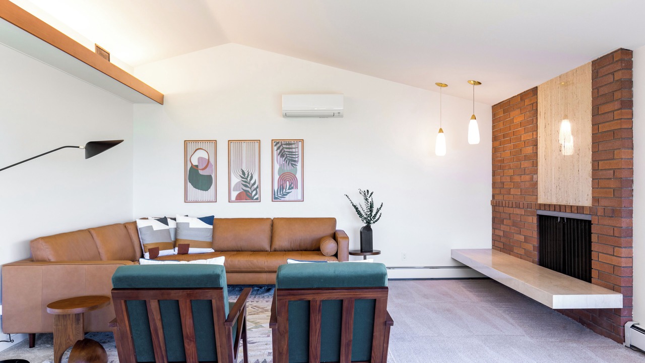 Photo of Livingroom in Seattle Metro Area