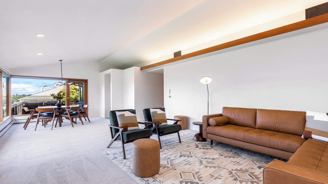 Photo of Livingroom in Seattle Metro Area