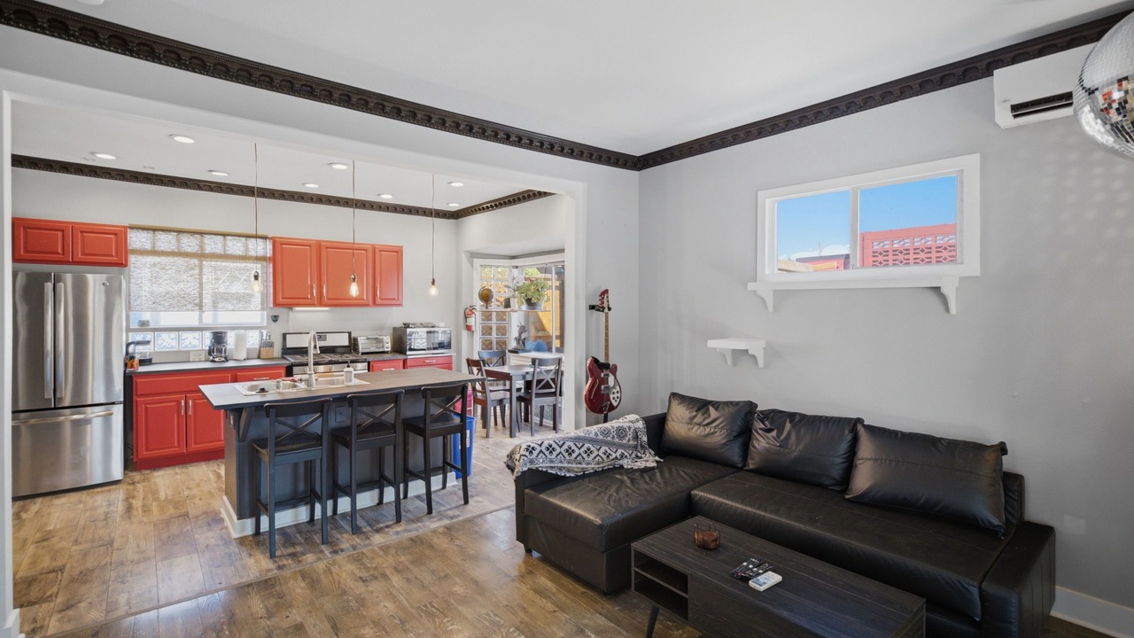 Photo of Livingroom in Miller Park