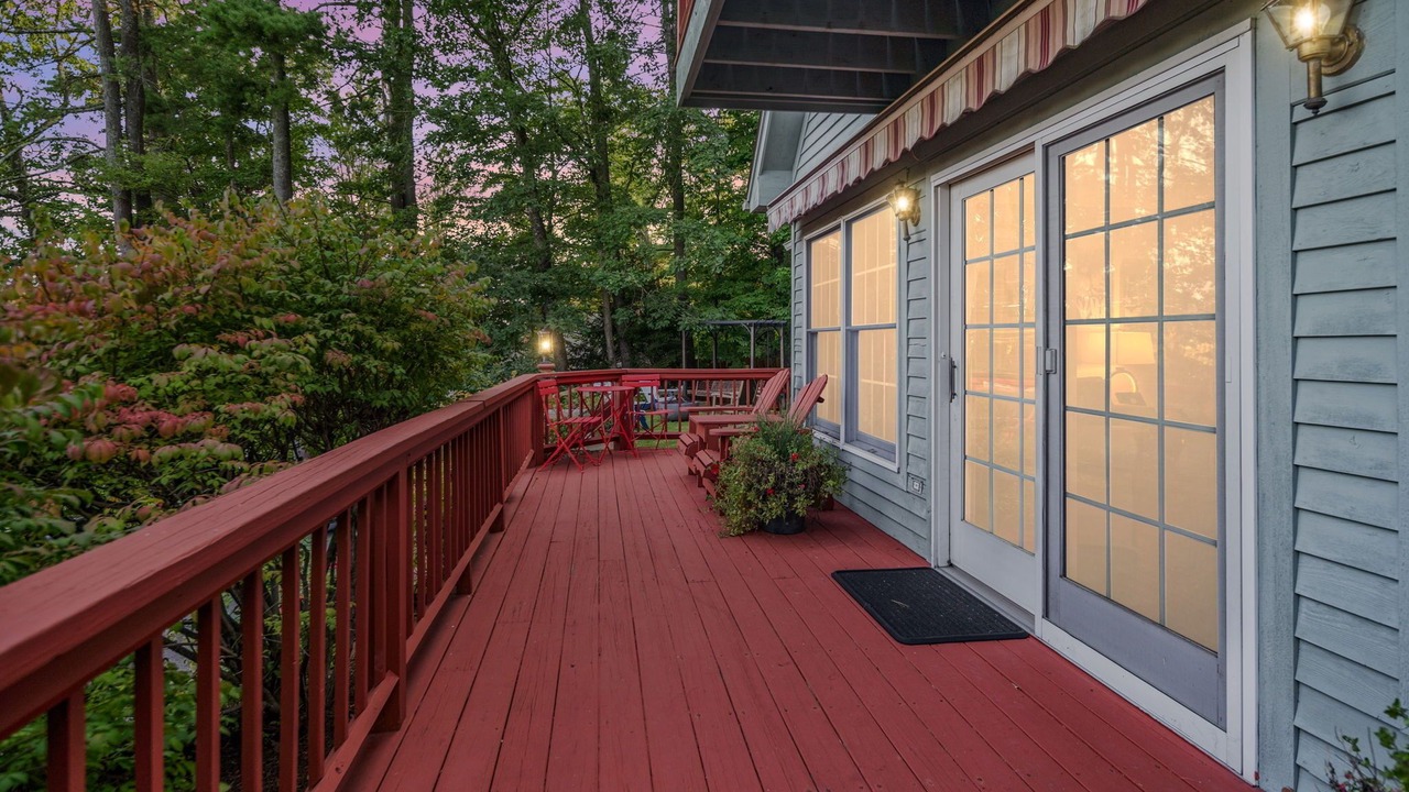 Photo of Patio Balcony in Bolton Landing