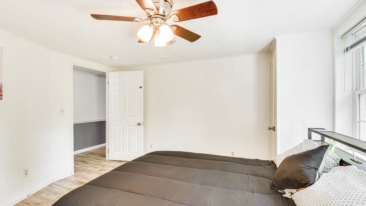 Photo of Bedroom in Seneca
