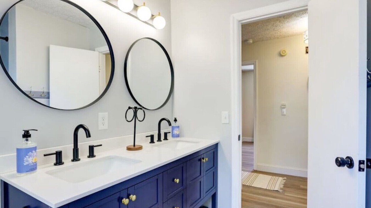 Photo of Bathroom in Whitemarsh Island