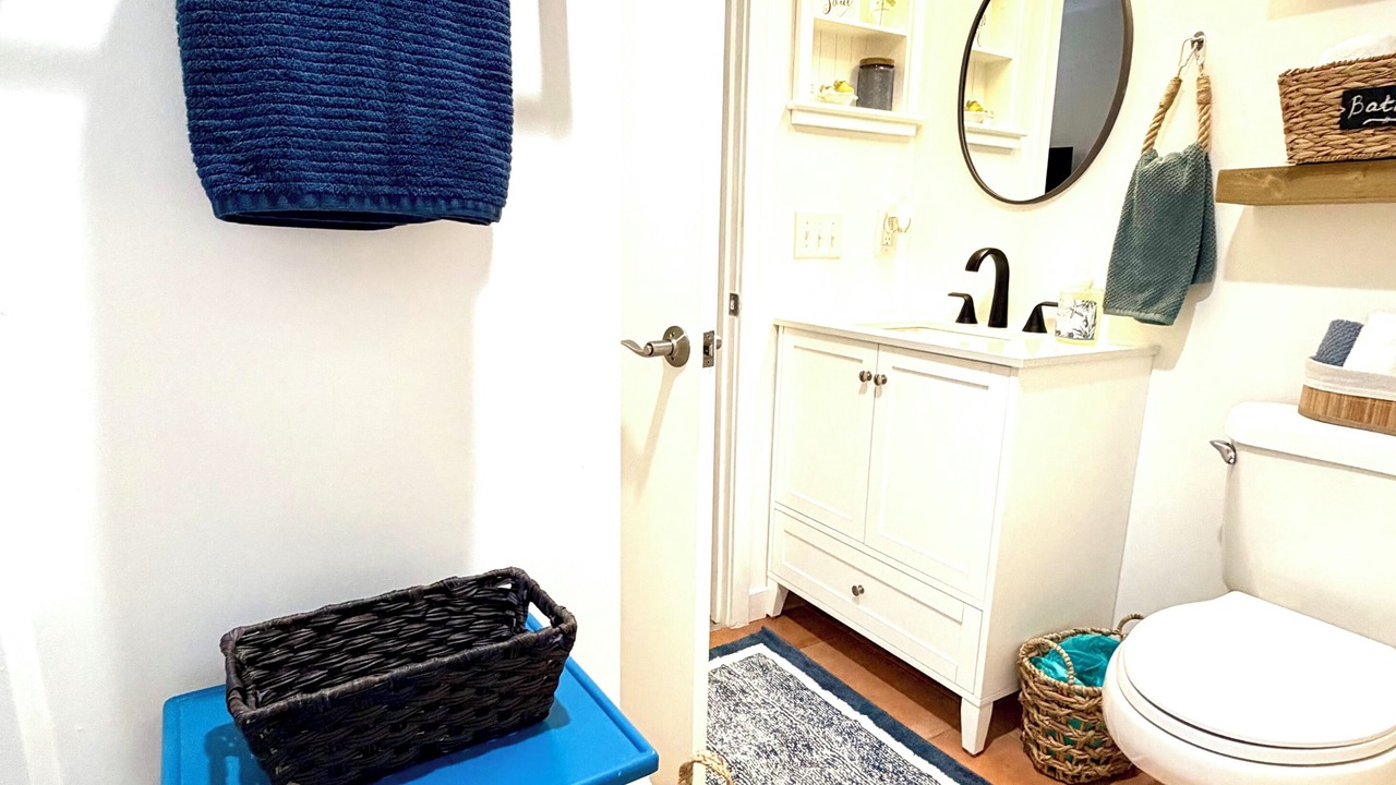 Photo of Bathroom in Oceanmarsh Subdivision